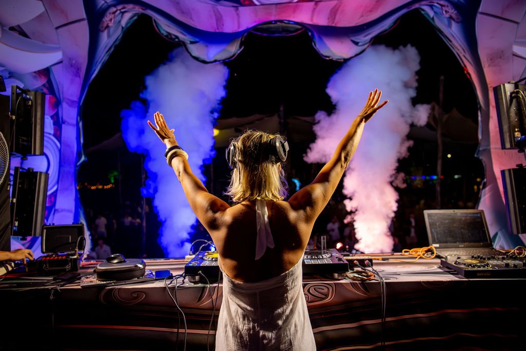 DJ con humo